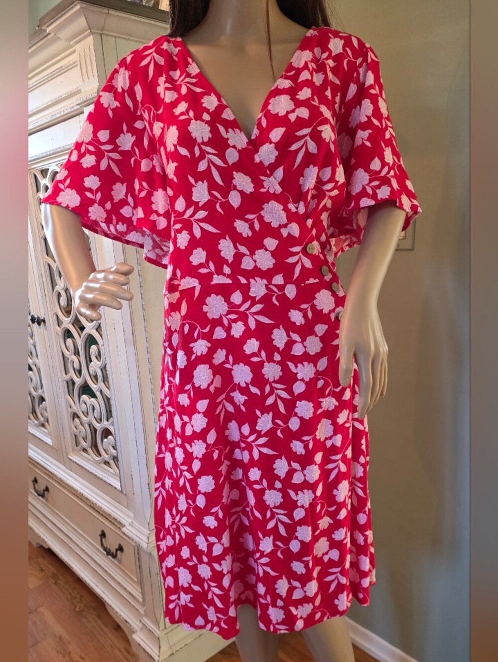 Plus Size 1X Lauren Conrad Crimson Red And White Floral Wrap Knee Length Dress